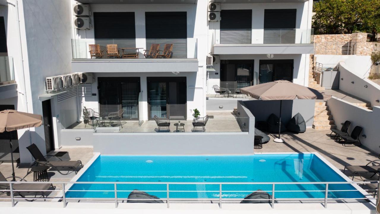 Clelia'S And Dione'S Design Studios Swimming Pool Нікіана Екстер'єр фото